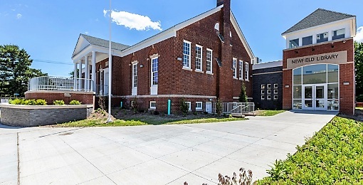 Bridgeport Public Library – Newfield Branch